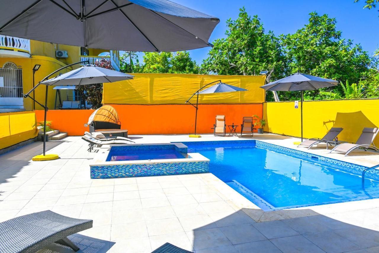 Takuma Boutque Hotel Hotel Rooms & Suites Монтего Бей Екстериор снимка