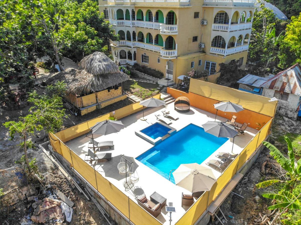 Takuma Boutque Hotel Hotel Rooms & Suites Монтего Бей Екстериор снимка